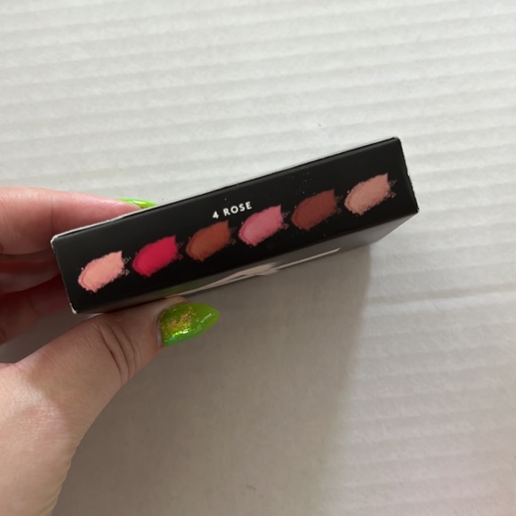 Fenty Beauty Snap Shadows in Rose - Picture 6 of 6